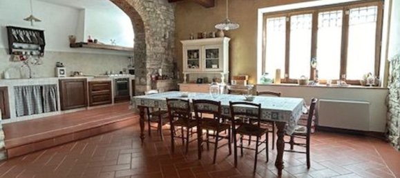 4 rooms House in Calenzano, Italy No. 174411 10