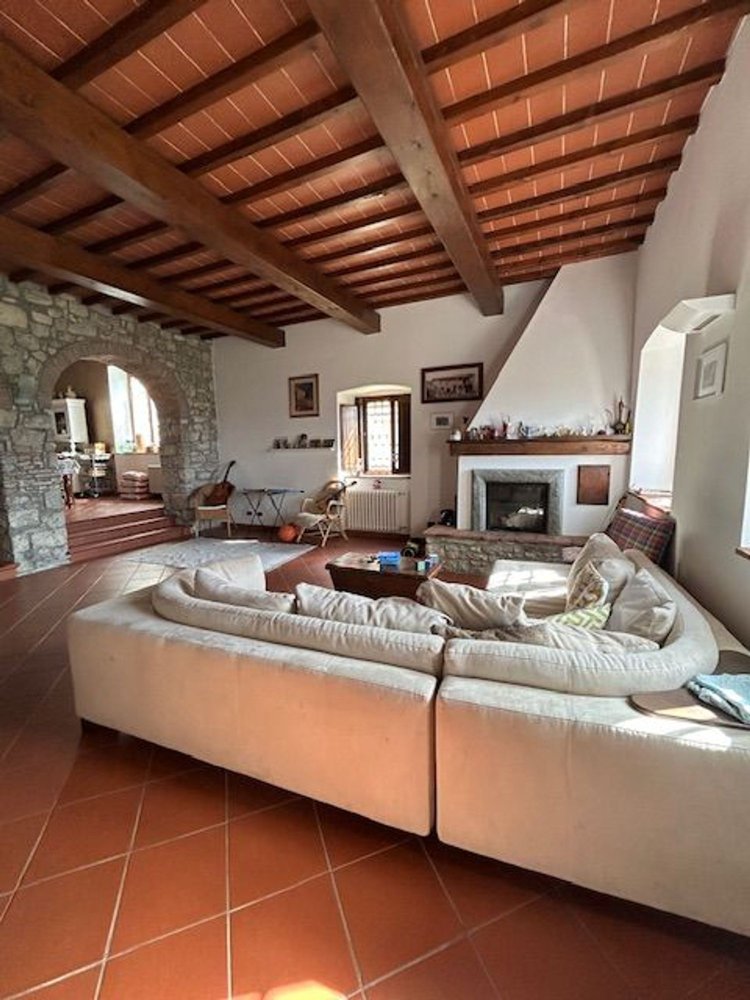 4 rooms House in Calenzano, Italy No. 174411