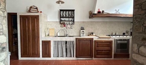 4 rooms House in Calenzano, Italy No. 174411 3