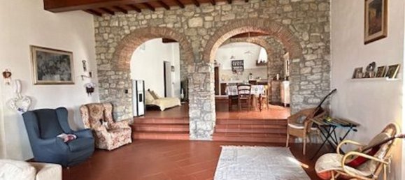 4 rooms House in Calenzano, Italy No. 174411 7