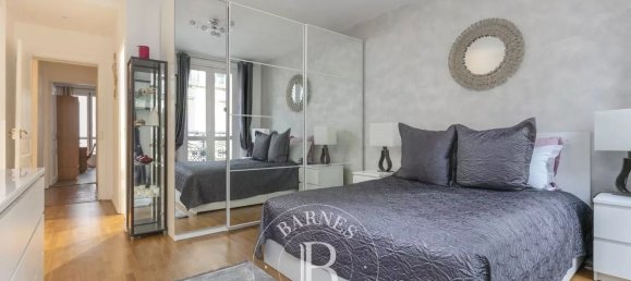 Apartamento de 3 dormitorios en Paris, France No. 182316 12