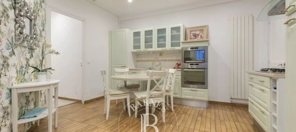 Apartamento de 3 dormitorios en Paris, France No. 182316 18