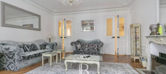 Apartamento de 3 dormitorios en Paris, France No. 182316 10