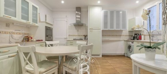 Apartamento de 3 dormitorios en Paris, France No. 182316 17