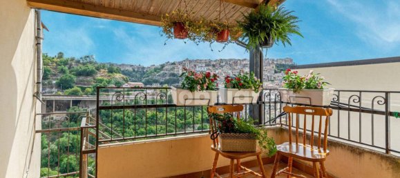 Дом с 3 спальнями в Рагуза, Италия № 68605 2