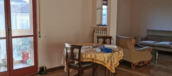 4 rooms Apartment in Catanzaro, Italy No. 99800 2