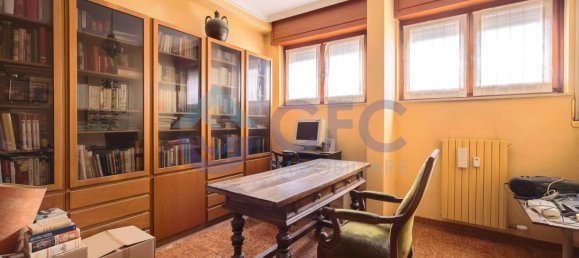 4 bedrooms Apartment in Milan, Italy No. 333169 24