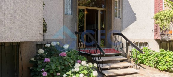 4 bedrooms Apartment in Milan, Italy No. 333169 33