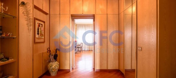 4 bedrooms Apartment in Milan, Italy No. 333169 6