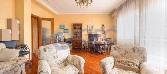 4 bedrooms Apartment in Milan, Italy No. 333169 2