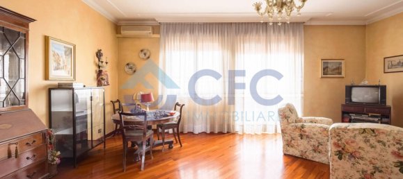 4 bedrooms Apartment in Milan, Italy No. 333169 4