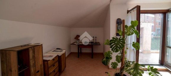 4-salle Penthouse à Colleferro, Italy No. 52698 9