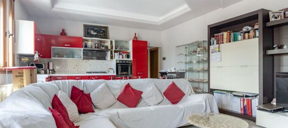 4 bedrooms Apartment in Ravenna, Italy No. 320099 4