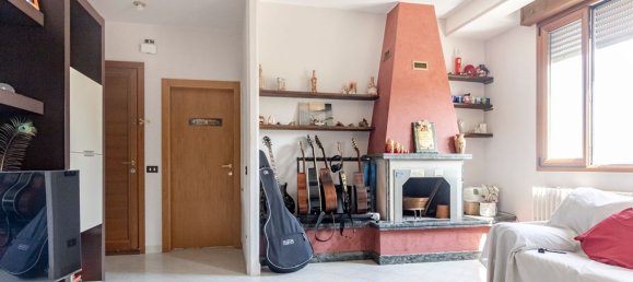 4 bedrooms Apartment in Ravenna, Italy No. 320099 3