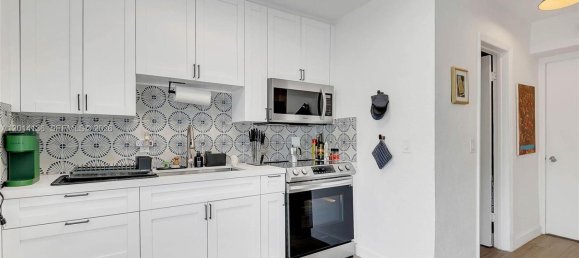 3 dormitorios villa en venta en Miami, Miami-Dade, Florida, USA № 614904 4