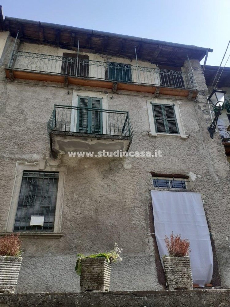 8 bedrooms Villa in Bergamo, Italy No. 366134