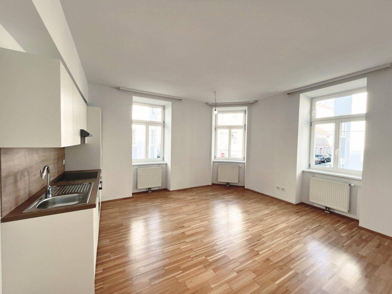 2 rooms Apartment in Hernals, Austria No. 184997