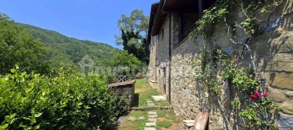 3 bedrooms House in Fosciandora, Italy No. 293190 8