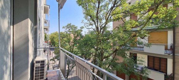 5 bedrooms Apartment in Modena, Italy No. 316823 2