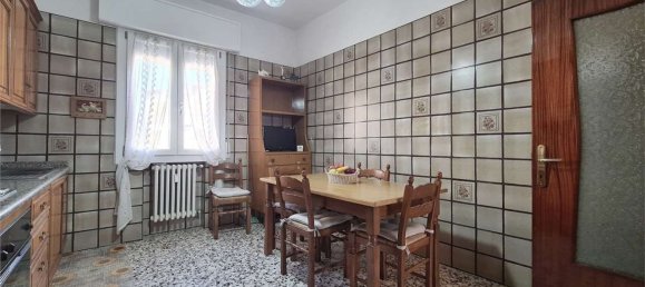 5 bedrooms Apartment in Modena, Italy No. 316823 5