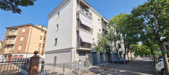 5 bedrooms Apartment in Modena, Italy No. 316823 22