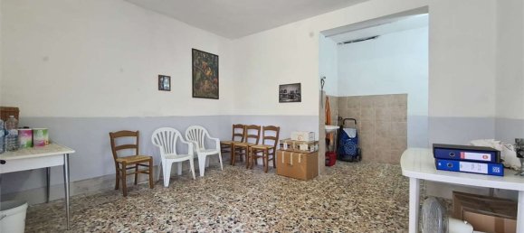 5 bedrooms Apartment in Modena, Italy No. 316823 21