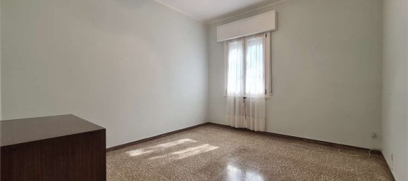 5 bedrooms Apartment in Modena, Italy No. 316823 13