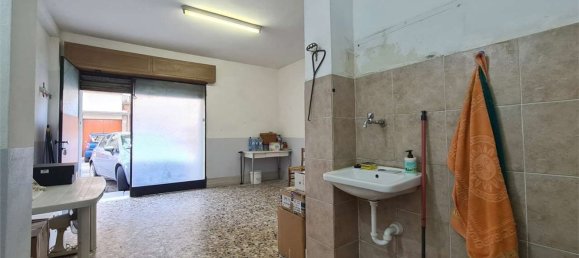5 bedrooms Apartment in Modena, Italy No. 316823 20
