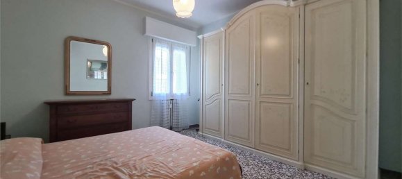 5 bedrooms Apartment in Modena, Italy No. 316823 10