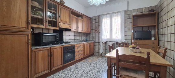5 bedrooms Apartment in Modena, Italy No. 316823 6