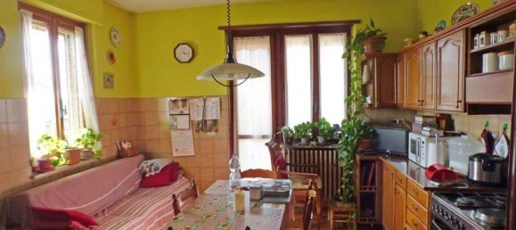 Дом с 6 комнатами в Пьоццо, Италия № 112266 4