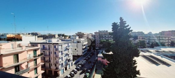 2 rooms Apartment in Bari, Italy No. 276627 3