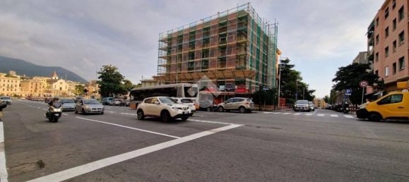 3 bedrooms Apartment in Genoa, Italy No. 137412 3