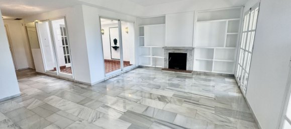 3 bedrooms Townhouse in Estepona, Spain No. 135356 11