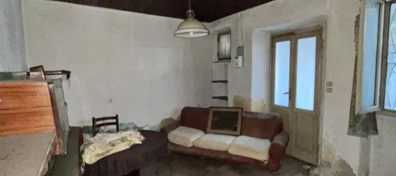 4 bedrooms House in Canzo, Italy No. 326707 9