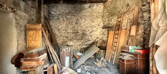 4 bedrooms House in Canzo, Italy No. 326707 21