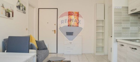 3 rooms Apartment in San Donato Milanese, Italy No. 117560 5