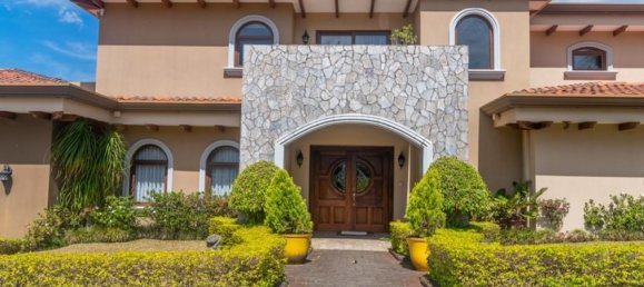 4 dormitorios сasa en venta en Curridabat, San José, Costa Rica № 1117 3