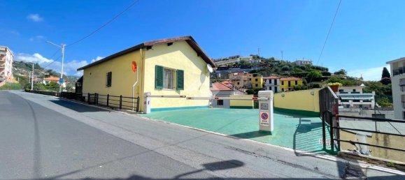 3 bedrooms House in Sanremo, Italy No. 196966 5