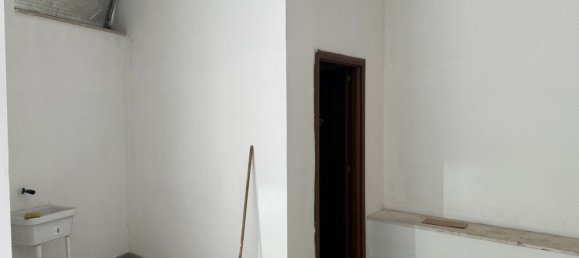 Garage à Trani, Italy 40m² No. 256903 5