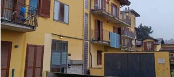 2-salle Appartement à Mesenzana, Italy No. 9757 6