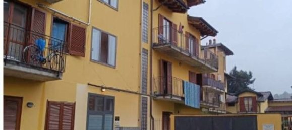 2-salle Appartement à Mesenzana, Italy No. 9757 2