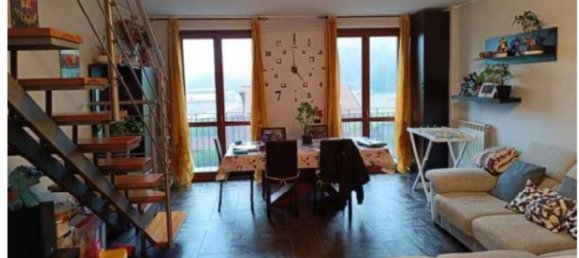 2-salle Appartement à Mesenzana, Italy No. 9757 10