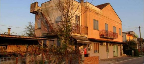 2 bedrooms Apartment in Verona, Italy No. 272893 2