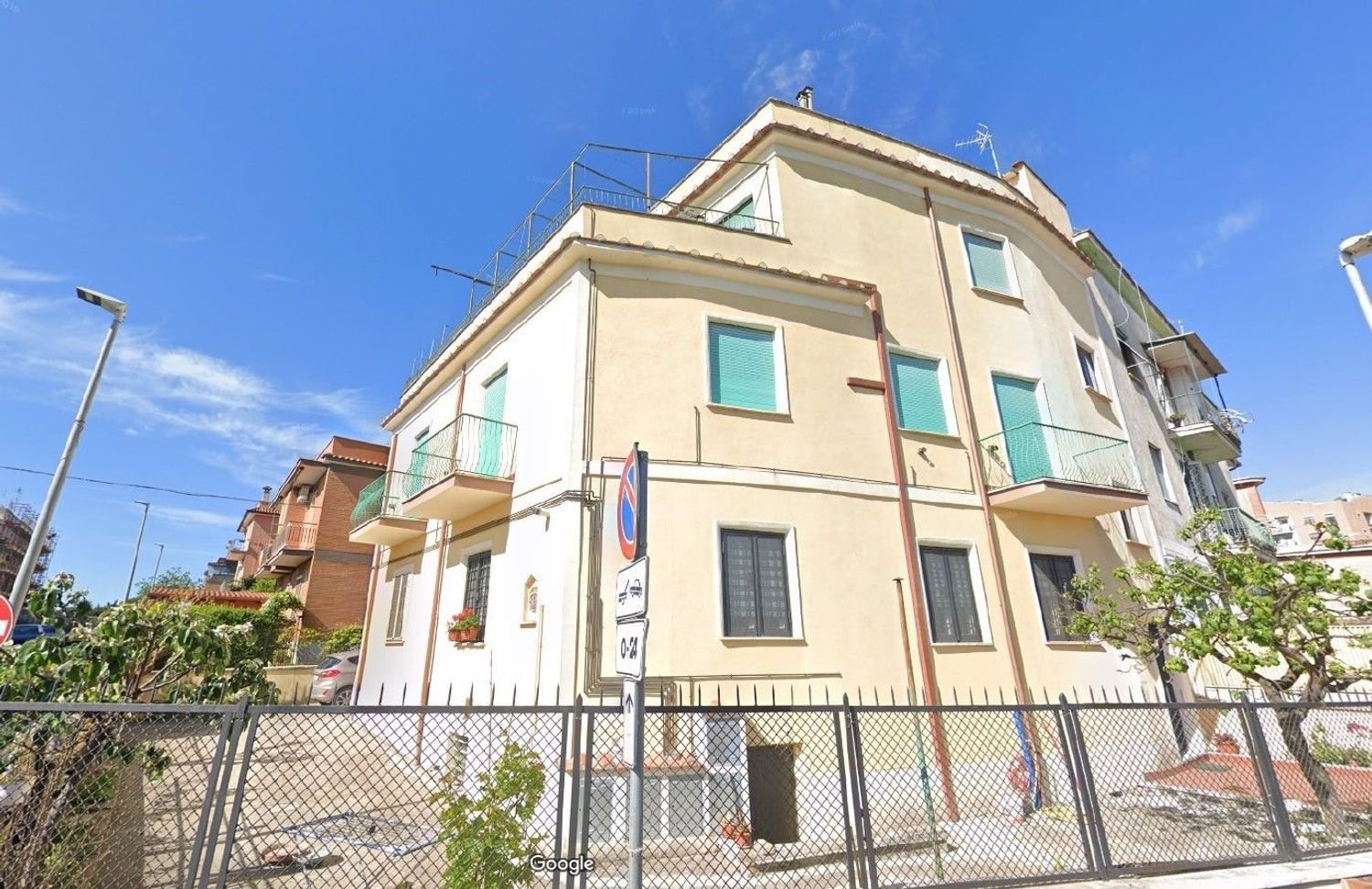 Квартира с 2 комнатами в Рим, Италия № 199332