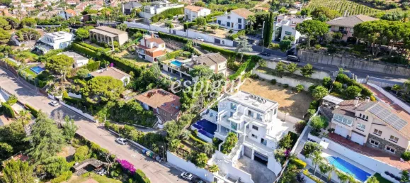 Дом с 5 спальнями в Барселона, Испания № 165848 5