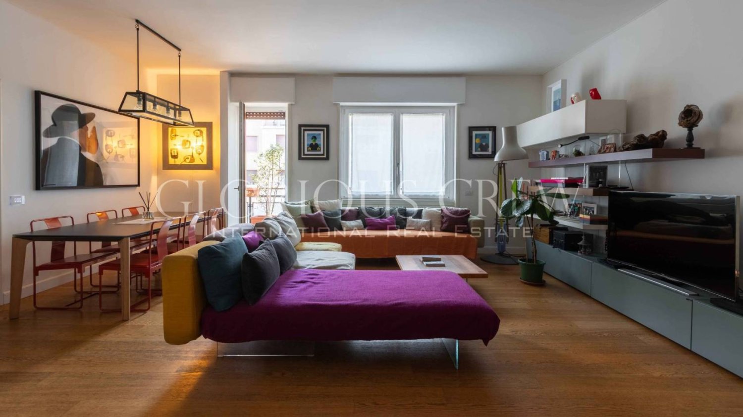 4 bedrooms Apartment in Milan, Italy No. 390160