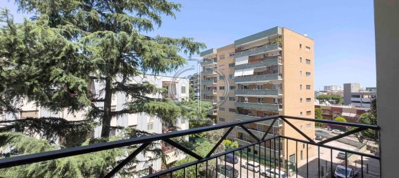 4 rooms Apartment in Bari, Italy No. 30100 18