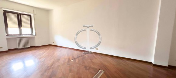 4 rooms Apartment in Bari, Italy No. 30100 26