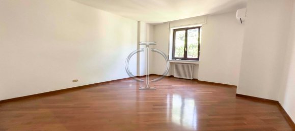 4 rooms Apartment in Bari, Italy No. 30100 35